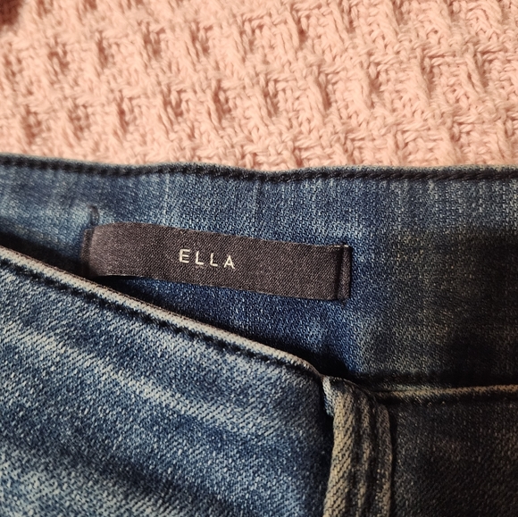 NYDJ size 6 jean shorts - named Ella - Picture 2 of 6